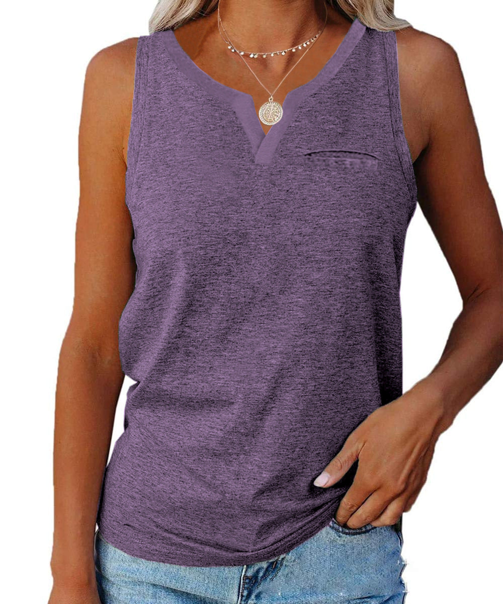 Casual women’s T-shirt with V-neck and chest pocket Lune London
