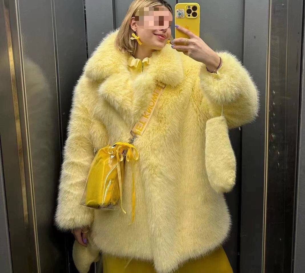 Elegant women's oversized coat in faux fur Lune London