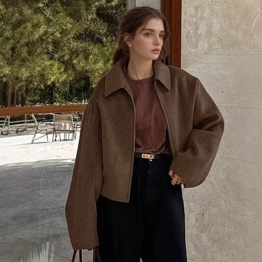 Lune London short elegant jacket for women in soft material with oversized cuts