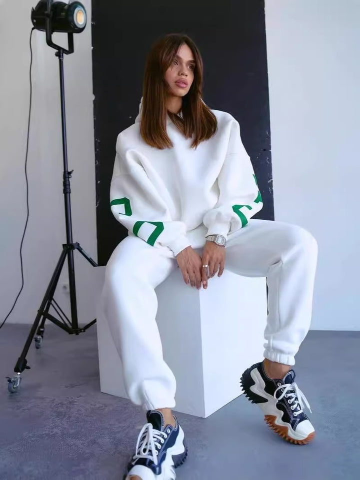 Ladies oversized tracksuit with hood and elastic cuffs Lune London