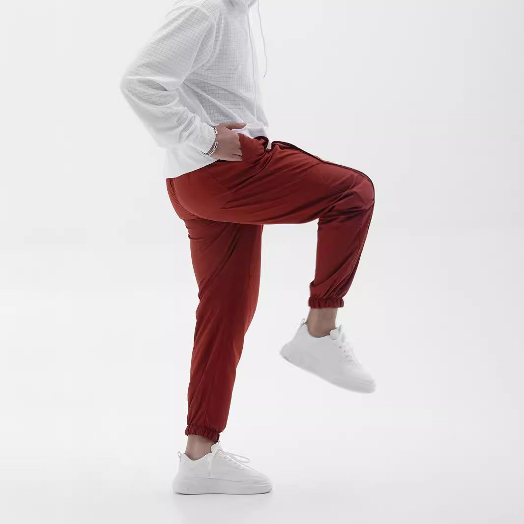 Comfortable chino pants for men with elastic waist and side pockets Lune London