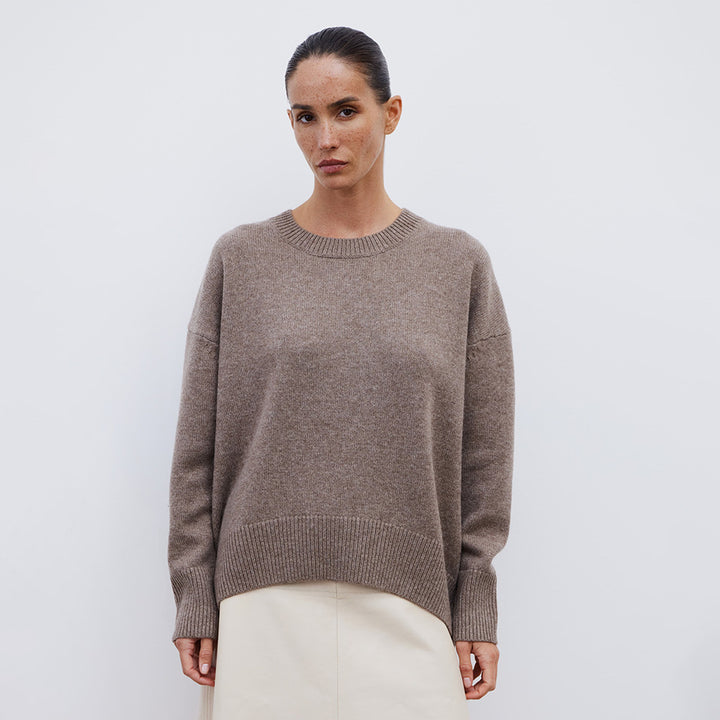 Pull en tricot confortable pour femmes avec une silhouette décontractée Chic & Stil