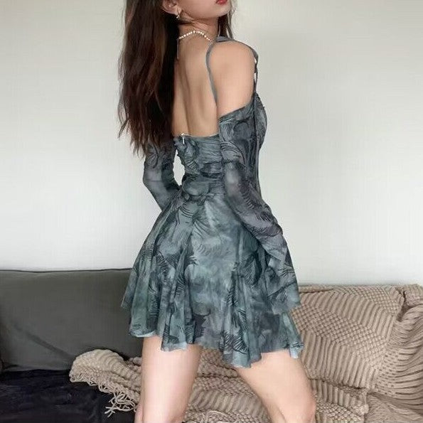 Women's mini dress with off-the-shoulder sleeves and floral pattern Lune London