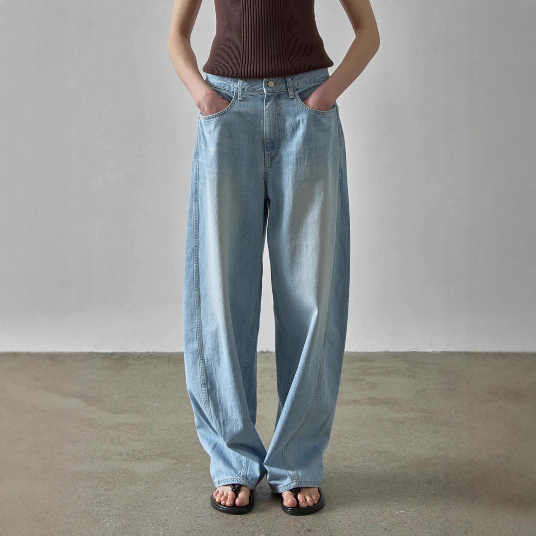 Wide jeans for women with a high waist and a relaxed fit Lune London