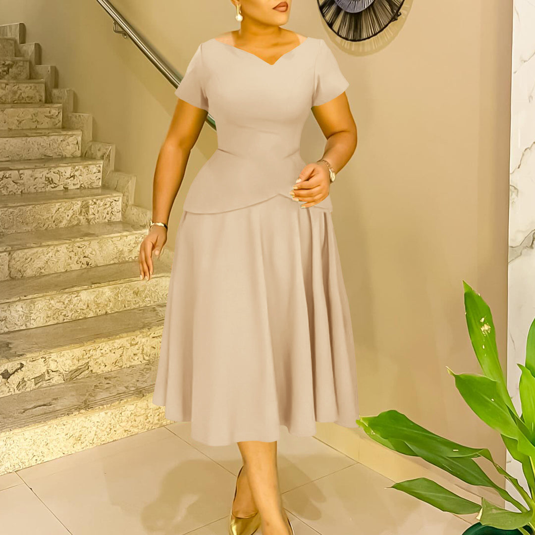 Ladies Elegant Maxi Dress with fitted top and flowy skirt Lune London