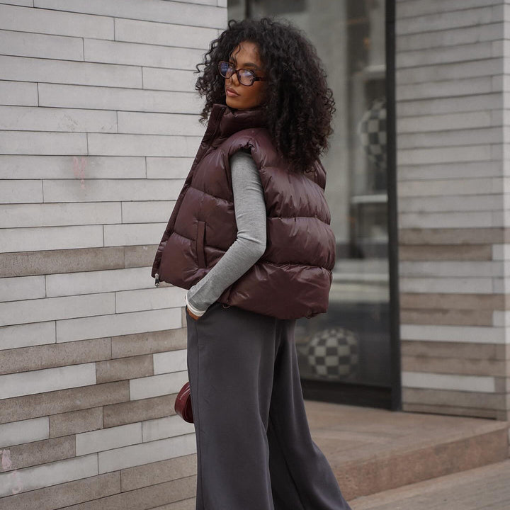 Quilted women's vest with high collar and practical zipper Lune London