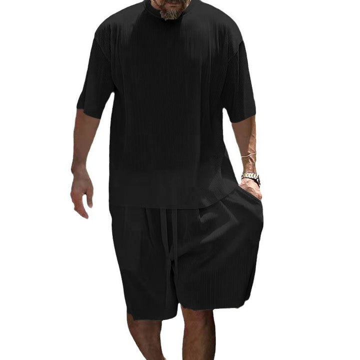 Casual sports set for men with a loose fit and short sleeves Lune London