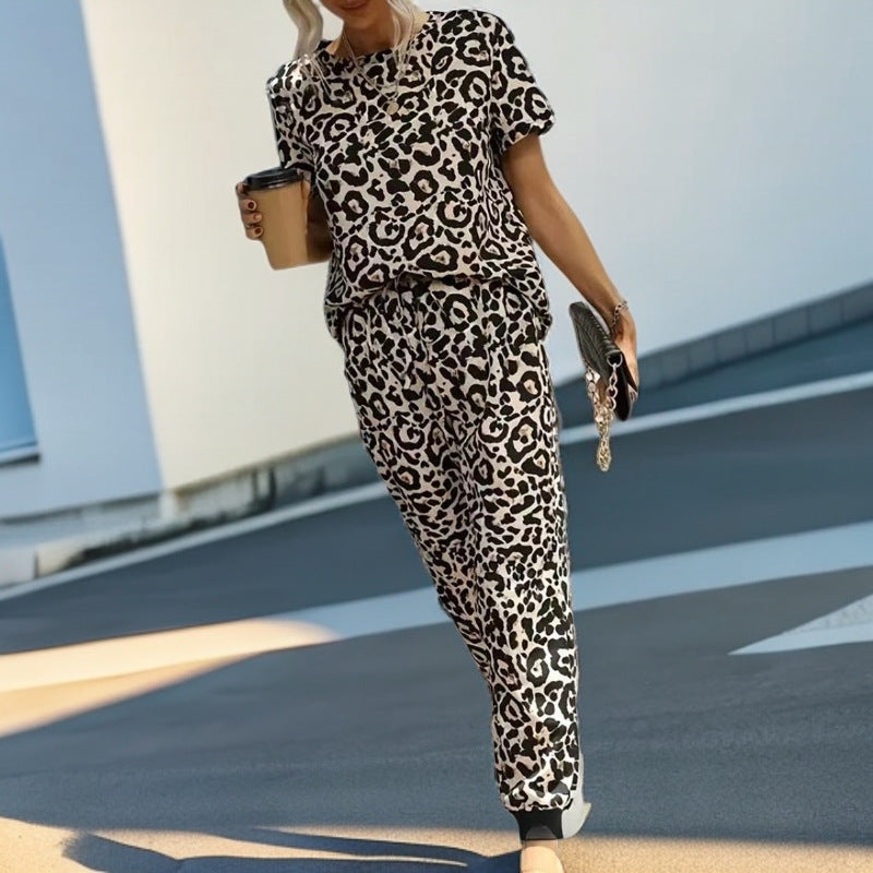 Comfortable lounge set for women with leopard print Lune London