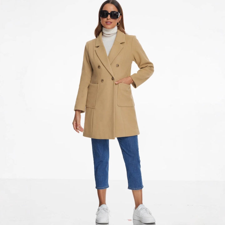 Elegant ladies' coat with double row of buttons and side pockets Lune London