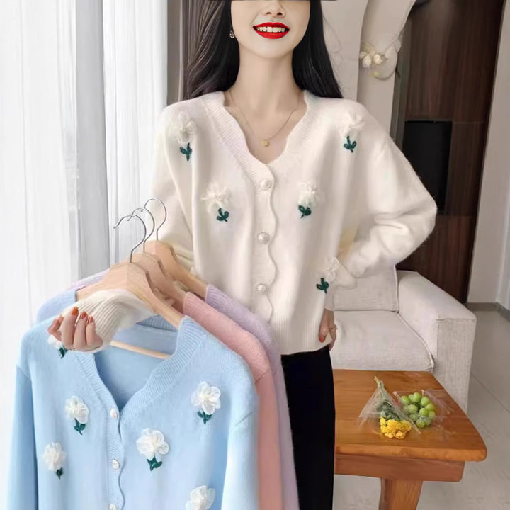 Sweater jacket for women with a floral design and elegant pearl buttons Lune London