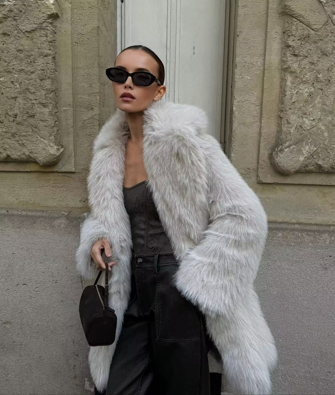 Women Plush Faux Fur Jacket with a Loose Silhouette Lune London