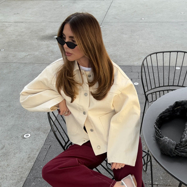Fashionable oversized women's coat made of high-quality material with practical pockets Lune London