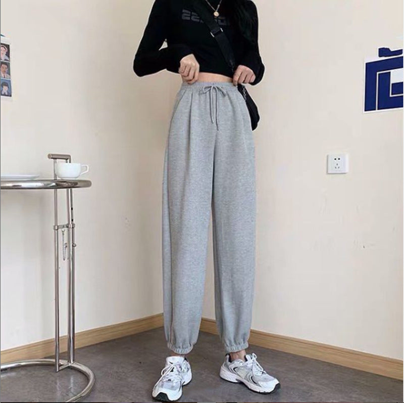 Comfortable and casual jogger pants for women with elastic waistband and drawstring Lune London