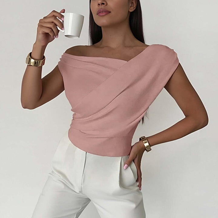 Haut Élégant Femme avec Look Enveloppé et Accent sur la Découpe Chic & Stil