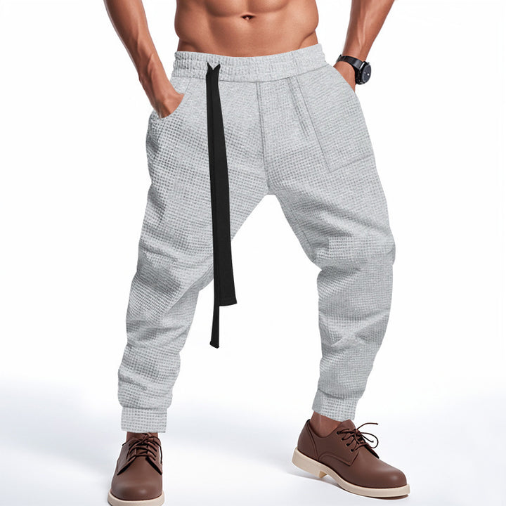 Stylish leisure pants for men with elastic waistband and practical pockets Lune London