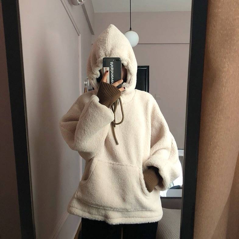 Women's cozy oversized hoodie with front kangaroo pocket and elastic cuffs Lune London