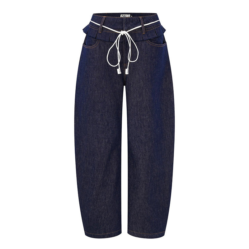 Pantalons en denim larges pour femmes avec taille haute et plis à la mode.