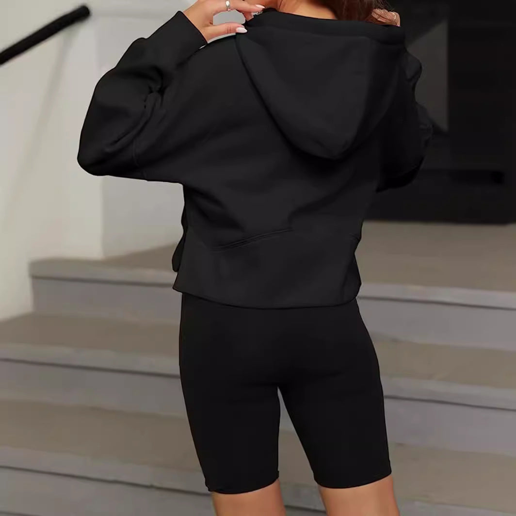 Cropped hoodie for women with casual cut Lune London