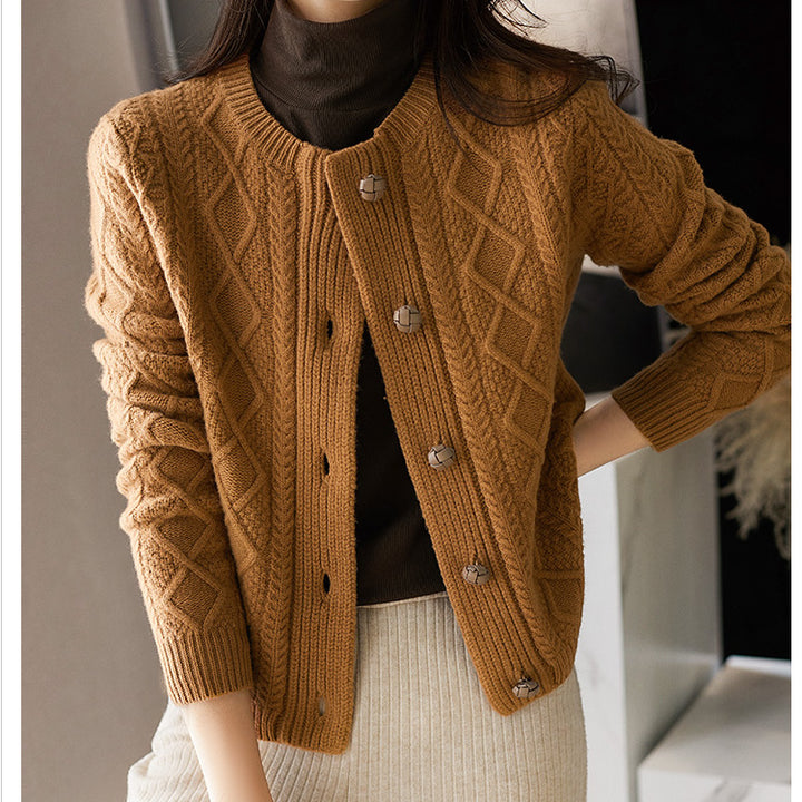 Cardigan femme avec motif en câble texturé et boutons en bois Chic & Stil