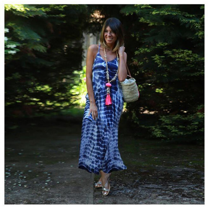 Robe maxi pour femme avec un design tie-dye tendance et un décolleté en V flatteur Chic & Stil