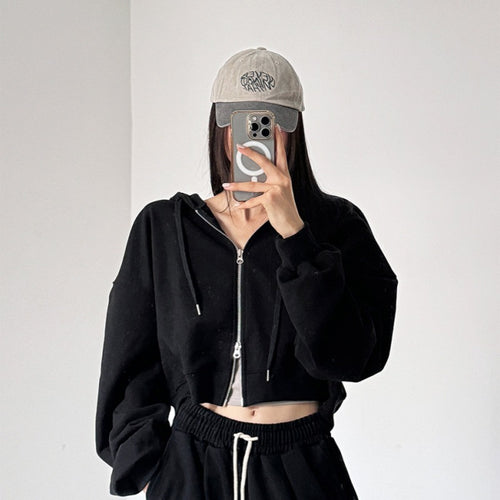 Sweat à capuche court pour femmes avec fermeture éclair et poignets élastiques Chic & Stil