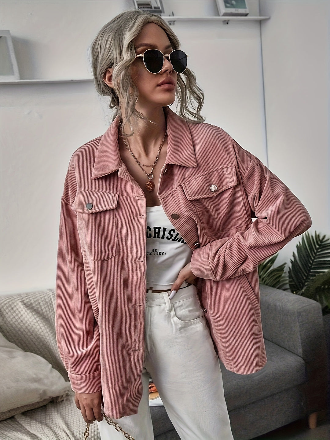 Corduroy jacket for women with a modern cut and practical pockets Lune London