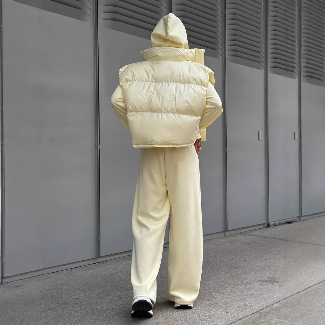 Dames stylé doudoune avec capuche et pantalons amples décontractés Chic & Stil