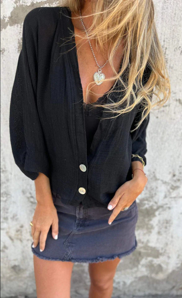 Ladies light and casual button cardigan Lune London