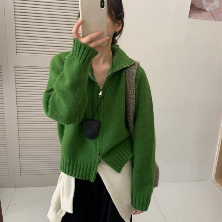 Cardigan pour femmes en tricot épais avec col montant et fermeture éclair pratique Chic & Stil
