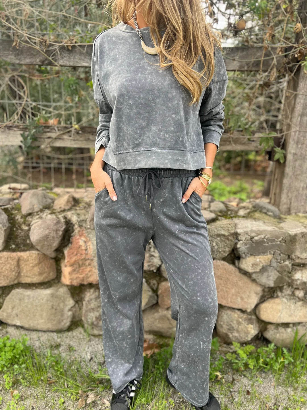 Women Casual Sweatshirt and Jogging Pants Set Chic & Stil