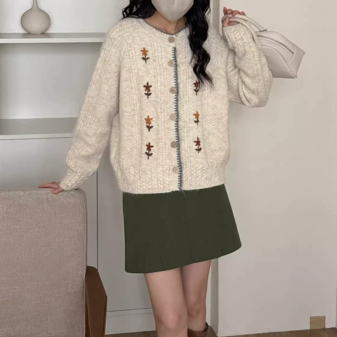 Ladies' knit jacket with floral design and high-quality button details Lune London