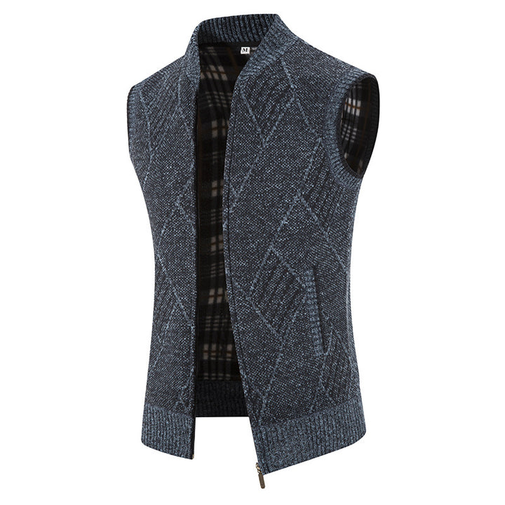 Men's knitted cardigan with a modern cable pattern and a practical zipper Lune London