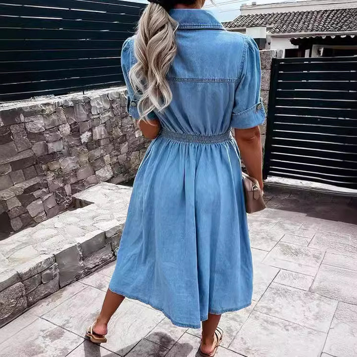 Women's denim dress with a fitted cut and practical pockets Chic und Stil