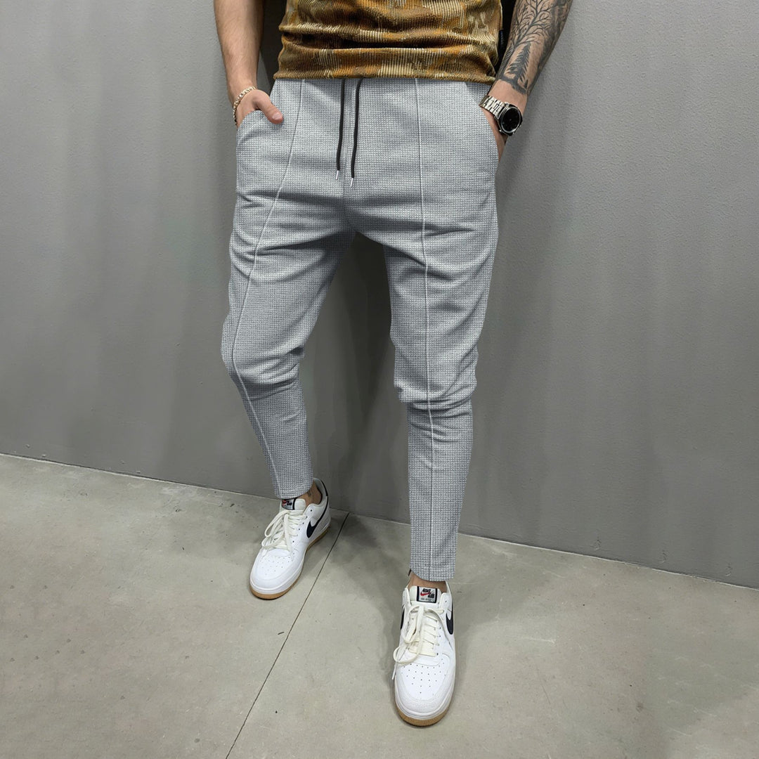 Trendy jogger pants for men with an elastic waistband and practical pockets Lune London