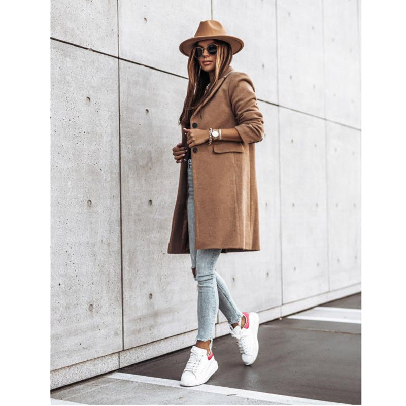 Ladies Elegant Wool Coat with Stylish Lapels and Practical Pockets Lune London