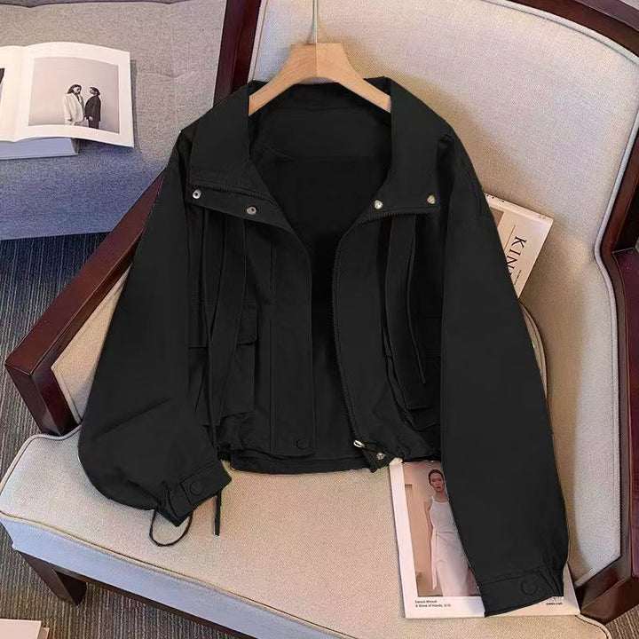 Veste de transition légère pour femmes avec ceinture ajustable et poches pratiques Chic & Stil