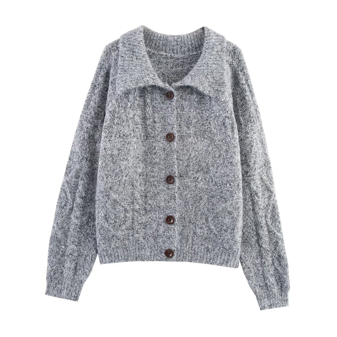Knitted jacket for women with a chic and soft fabric and decorative buttons Lune London