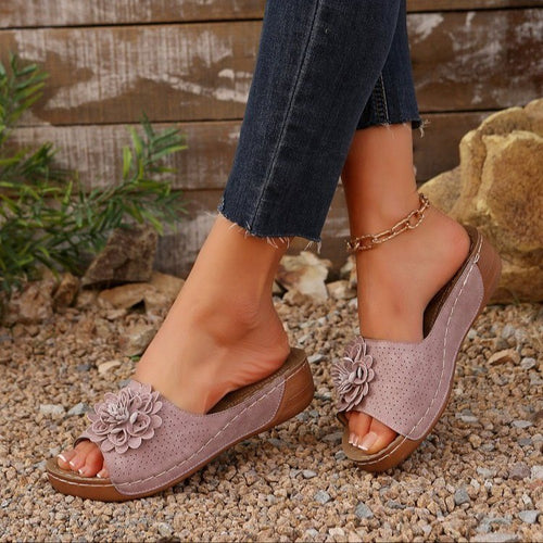 Comfortable floral sandals for women with breathable inserts and elegant floral decoration Lune London
