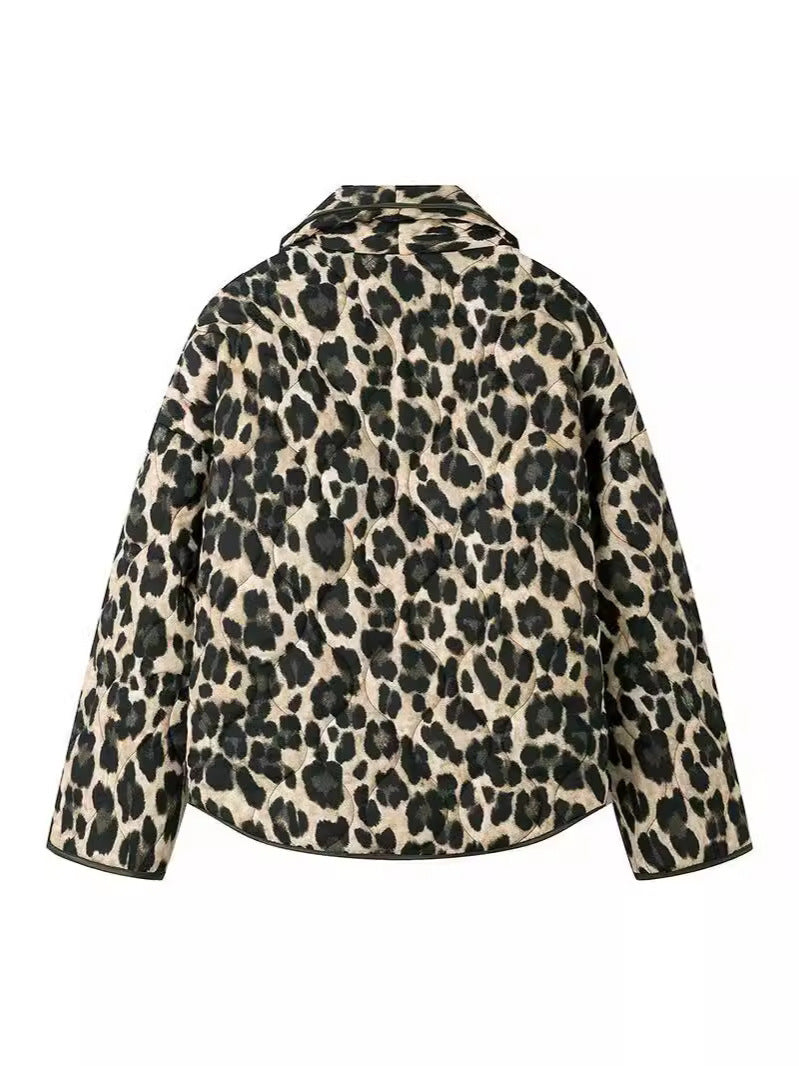 Leo women's fashionable jacket in a relaxed fit with practical pockets Lune London