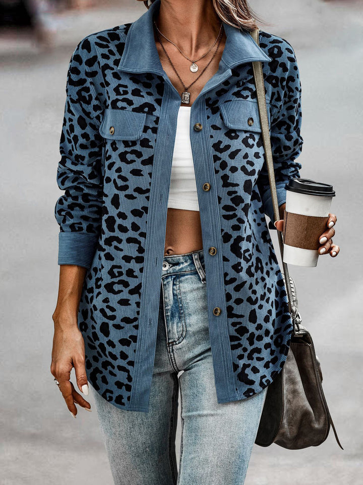 Leisure jacket for women with a textured leopard pattern and practical pockets Lune London