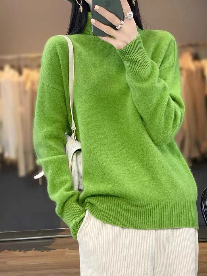 Casual turtleneck pullover for women in fine knit Lune London
