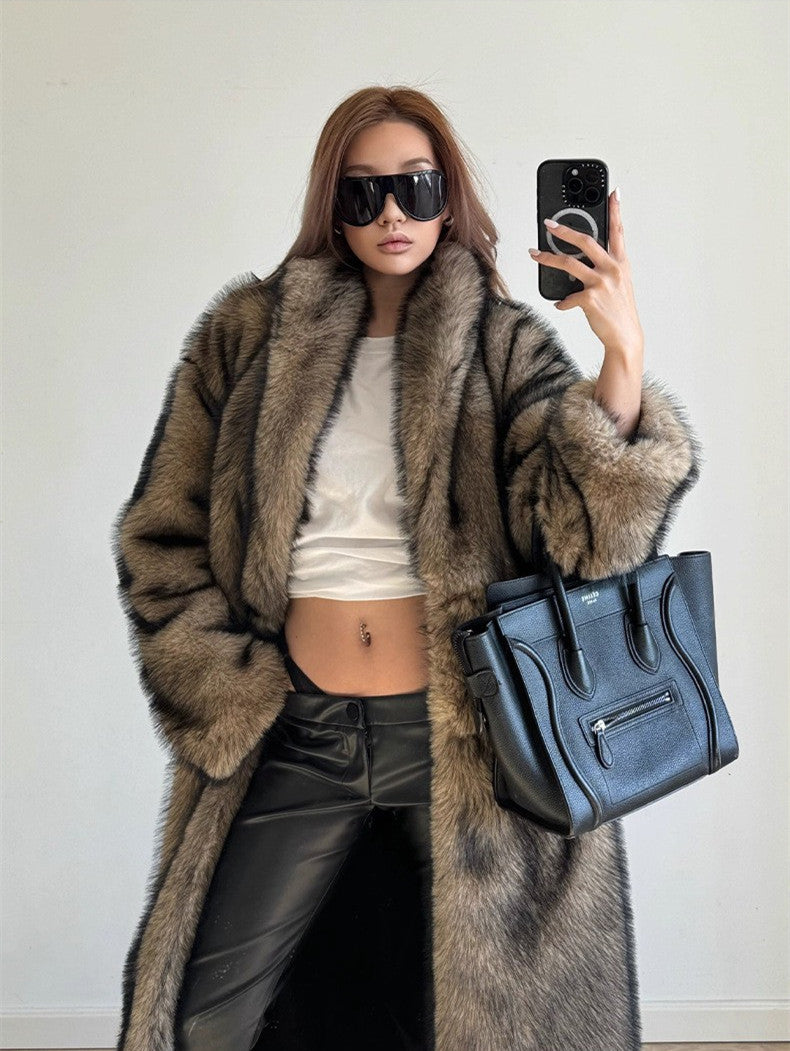 Women Elegant and Voluminous Faux Fur Coat Lune London