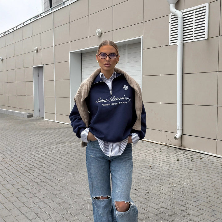 Sweat-shirt pour femmes avec col montant et impression logo tendance Chic & Stil
