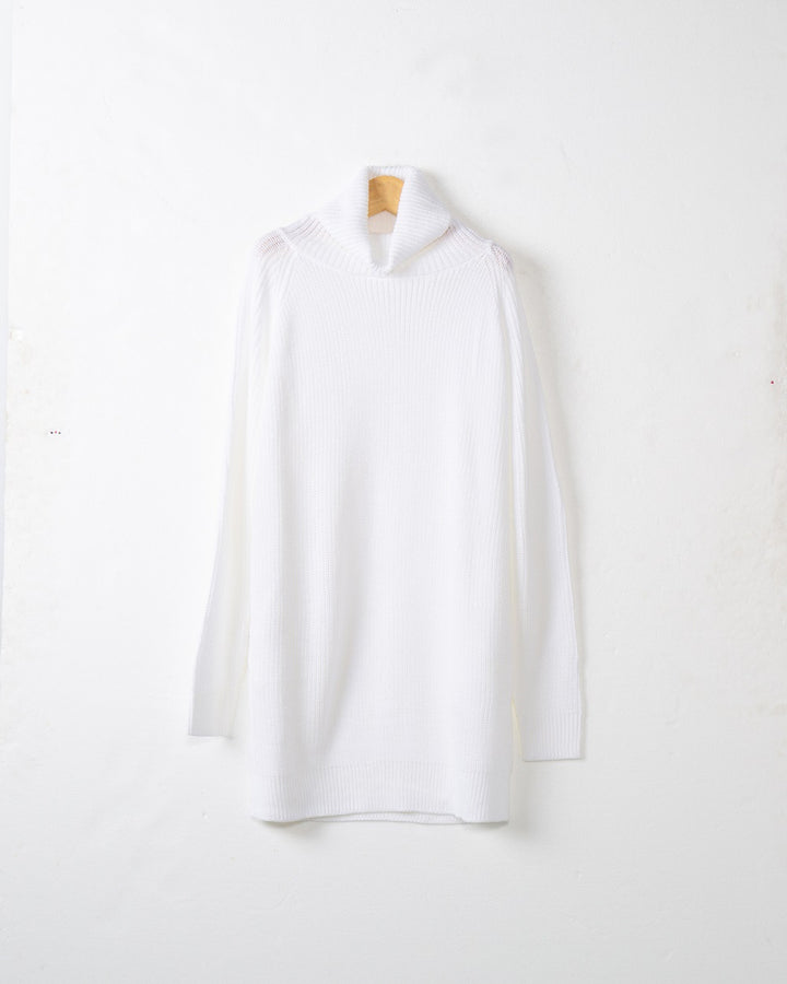 Ladies Cozy Turtleneck Pullover in Soft Knit Lune London