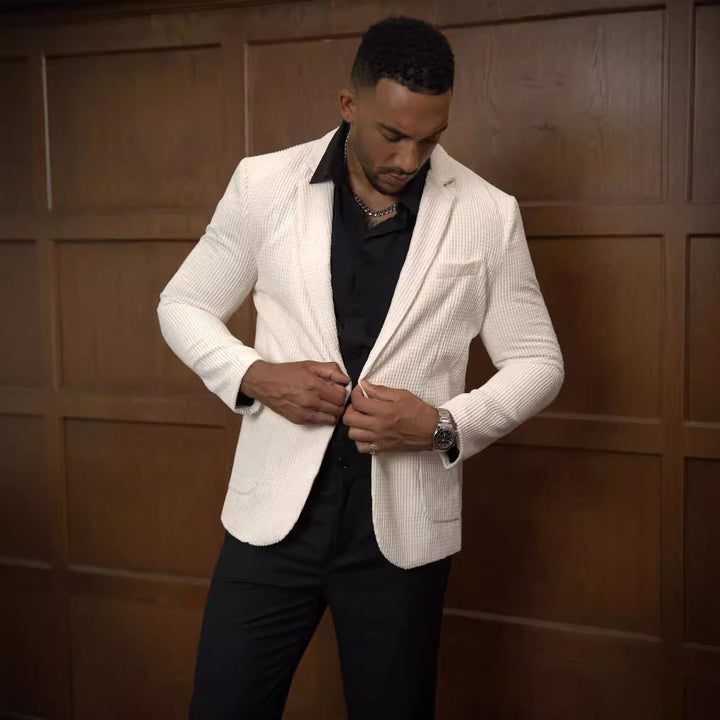 Modern structured jacket for men with chic and stylish details