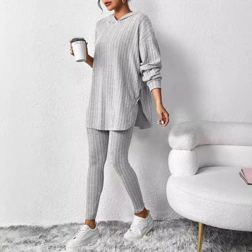 Casual outfit for ladies with oversized sweater and leggings Lune London