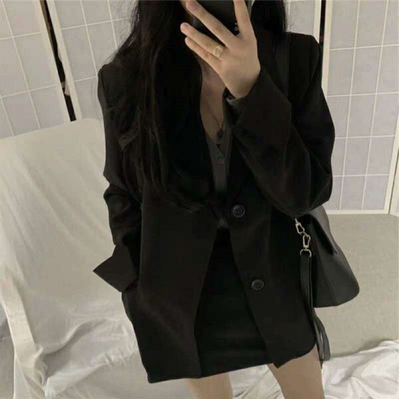 Women Elegant Blazer with Two-Button Closure and Loose Fit Chic & Stil