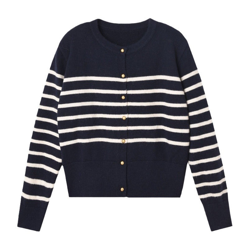Cardigan féminin à la mode avec motif rayé et boutons décoratifs Chic & Stil