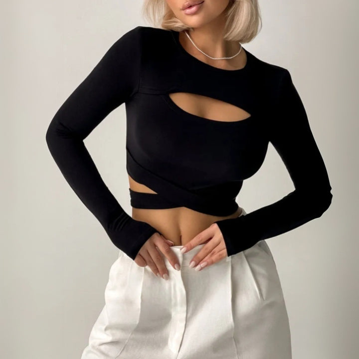 Short long-sleeve shirt for women with innovative cut-out design and elastic waist Chic & Stil
