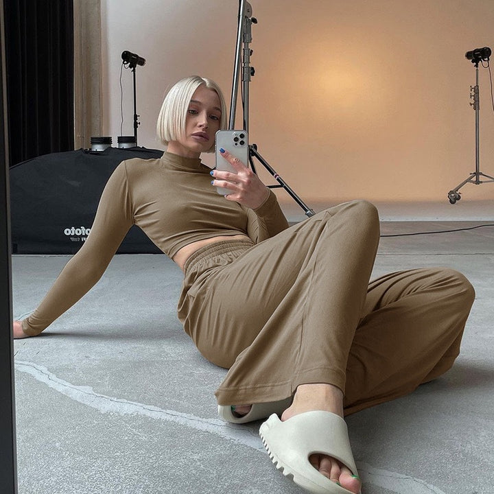 Women's Modern Crop Top and Leggings Set Lune London